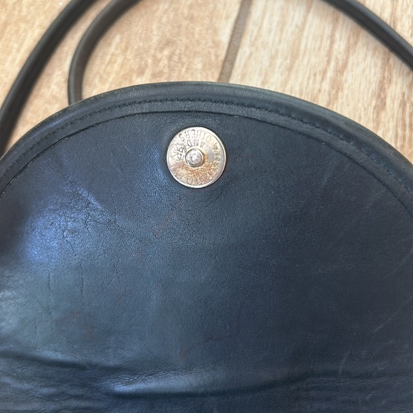 Vintage Coach Casey Black Leather Crossbody Bag - Picture 4 of 8